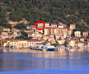 Apartments with a parking space Vis - 8883 Vis Croatia