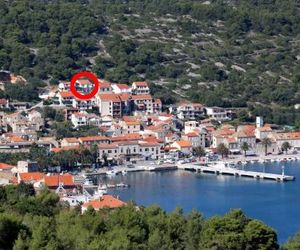 Apartments with a parking space Vis - 8869 Vis Croatia