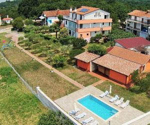 Family friendly apartments with a swimming pool Babici (Umag) - 2531 Umag Croatia