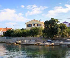 Apartments by the sea Ugljan - 846 Ugliano Croatia