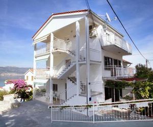 Apartments by the sea Slatine (Ciovo) - 972 Okrug Donji Croatia