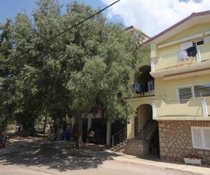 Apartments with a parking space Starigrad (Paklenica) - 6648 Starigrad Croatia