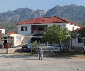 Apartments with a parking space Seline (Paklenica) - 6628 Starigrad Croatia