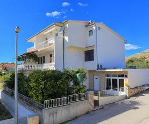 Apartments by the sea Grebastica (Sibenik) - 471 Grebastica Croatia