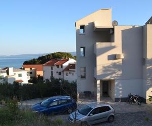 Apartments with a parking space Duce (Omis) - 4799 Duce Croatia