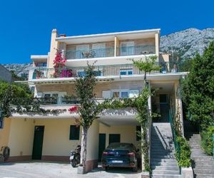 Apartments and rooms with parking space Brela (Makarska) - 2717 Brela Croatia