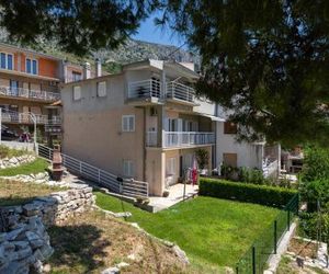 Apartments with a parking space Stanici (Omis) - 11421 Omis Croatia
