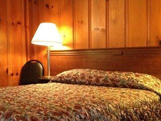 Фото отеля Pine Cone Motel