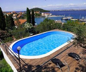 Apartments Franov with pool Oltre Croatia