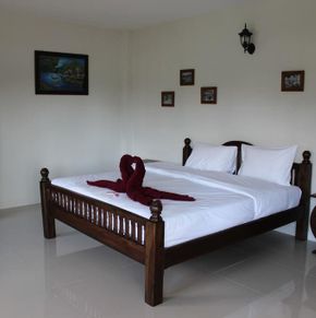 NearBy Hotel
