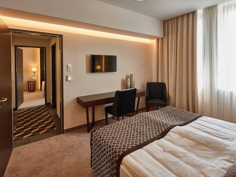 Hotel Photo 1
