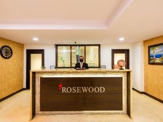 Фото отеля Rosewood Apartment Hotel - Pantnagar