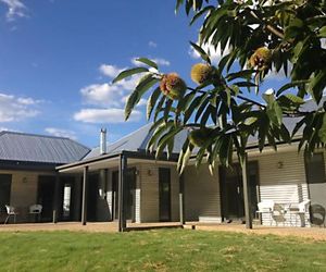 3 Bells Alpine Cottage Bright Australia