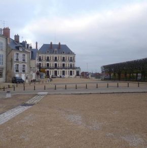 NearBy Hotel