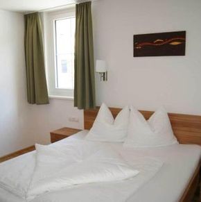 NearBy Hotel
