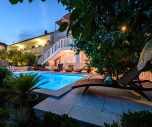 Holiday Home Oasis Hyllis Cisterna Croatia