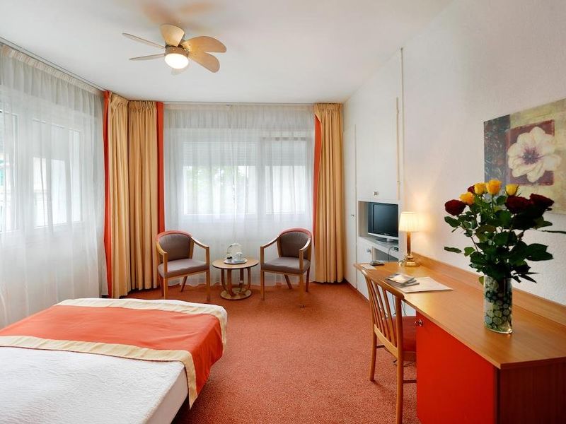 Hotel Photo 6