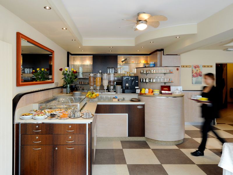 Hotel Photo 9