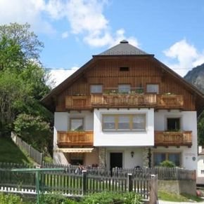 NearBy Hotel