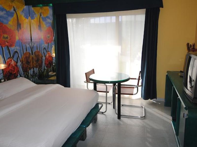 Hotel Photo 1