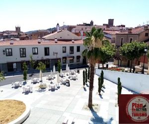 Apartamentos Turísticos La Garza Caceres Spain