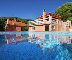 Family friendly apartments with a swimming pool Smokvica (Korcula) - 9161 Smokvica Croatia