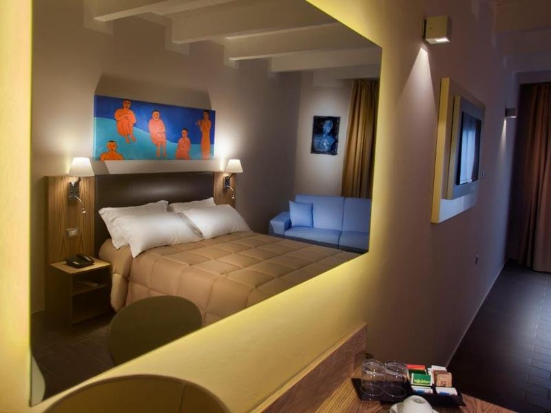 Hotel Photo 12