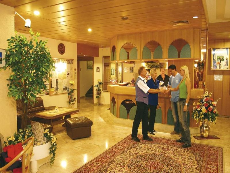 Hotel Photo 9