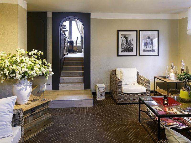 Hotel Photo 8
