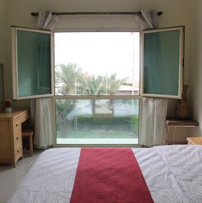 NearBy Hotel