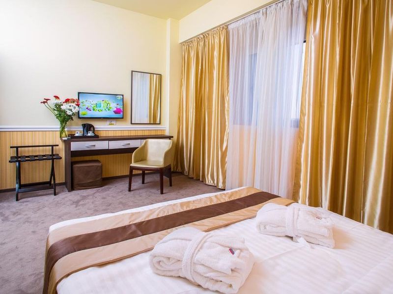 Hotel Photo 1