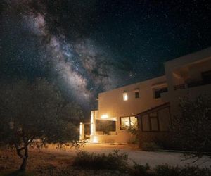 Iris Rooms and Apartments Paleochora Greece