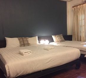 NearBy Hotel
