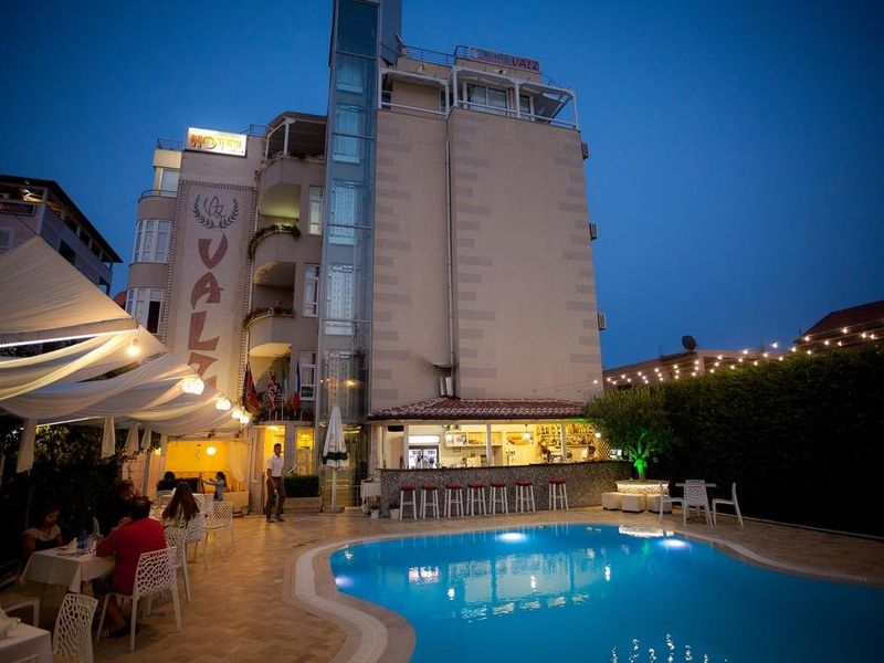 Hotel Photo 8