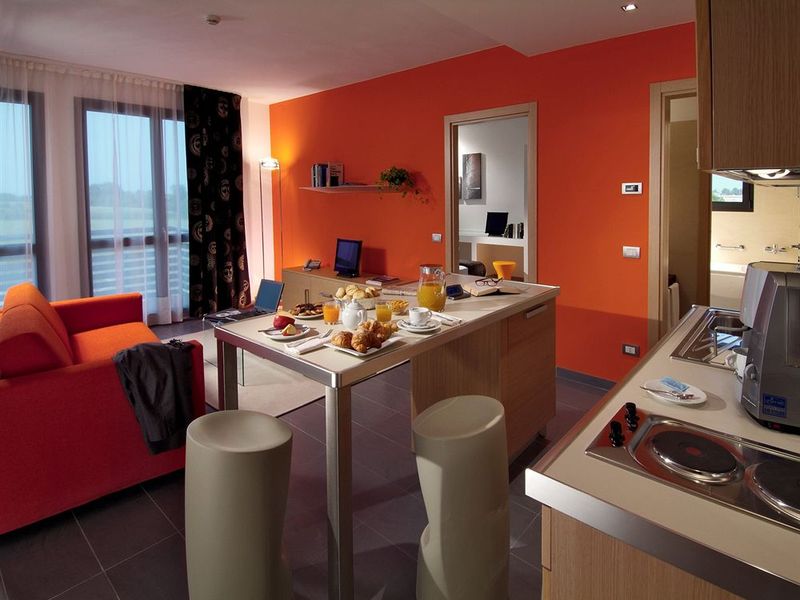 Hotel Photo 12