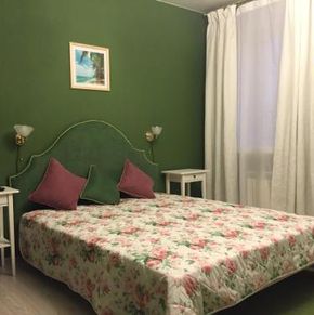 NearBy Hotel