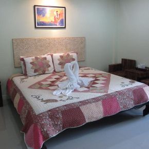 NearBy Hotel