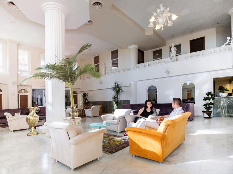 Hotel Photo 9