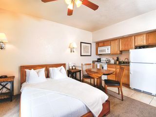 Hotel pic Canyon Plaza Premier Studio and Apartments