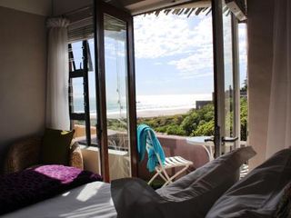 Фото отеля Absolute Beach Accommodation