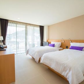 NearBy Hotel