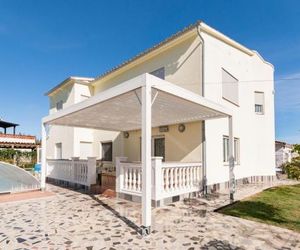 Holiday home with two separate floors and private swimming pool Sant Pere Pescador Spain