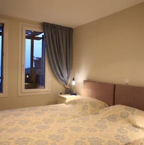 NearBy Hotel
