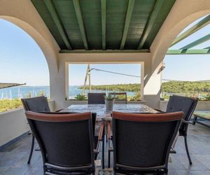Serene Holiday Home in Veli Rat with Terrace Veli Rat Croatia
