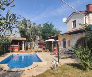 A Beautiful Holiday Home with Private Pool in sisan Sisan Croatia