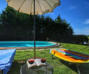 Peaceful Cottage in Chianacce with Swimming Pool Valiano Italy