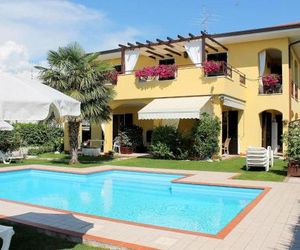Nicely decorated modern house with swimming pool near Lazise Lazise Italy