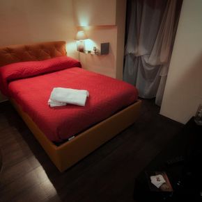 NearBy Hotel