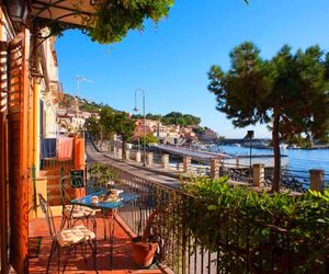 Seaside family house on Santa Maria La Scala Acireale Italy