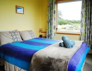 Surat Bay Lodge by the Sea/Backpackers Hostel Owaka New Zealand